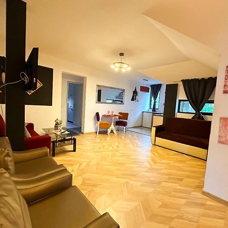 Mercur Central Apartment lux Craiova Exterior foto