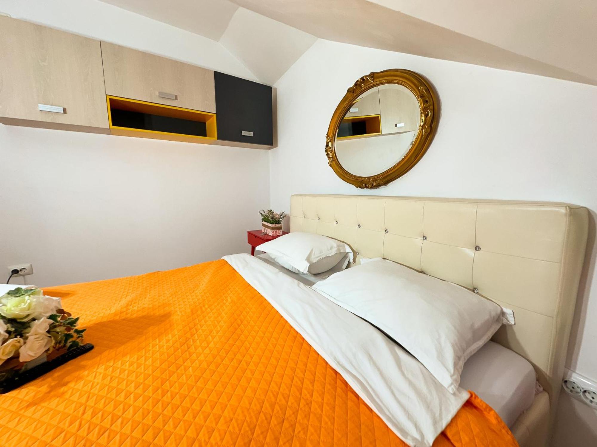 Mercur Central Apartment lux Craiova Exterior foto